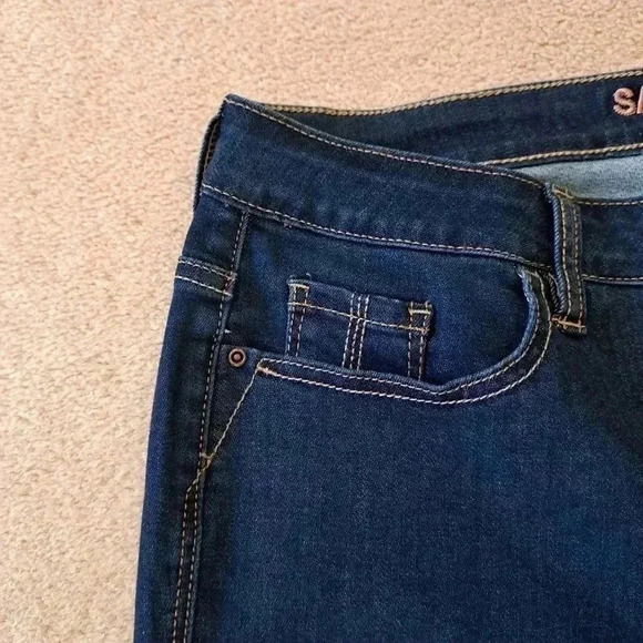 Santana Jeans Women's Size 8 Blue Dark Wash Cropped Stretch Denim - Picture 4 of 9